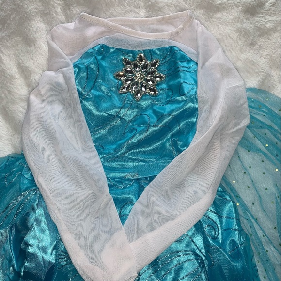 Elsa Halloween Costume Disney Princess Dress  Costume size 1 -3 years or 7-9 - Picture 4 of 9